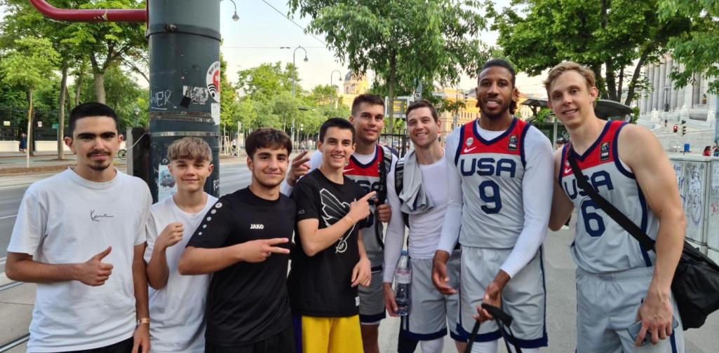 Begegnung mit Team USA